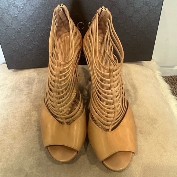Gucci Heels - Picture 2 of 11